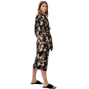 ARITZIA Babaton Khalo tropical floral wrap robe dress kimono‎ S